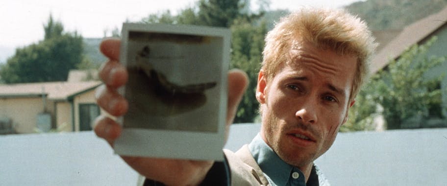 Memento (2000)