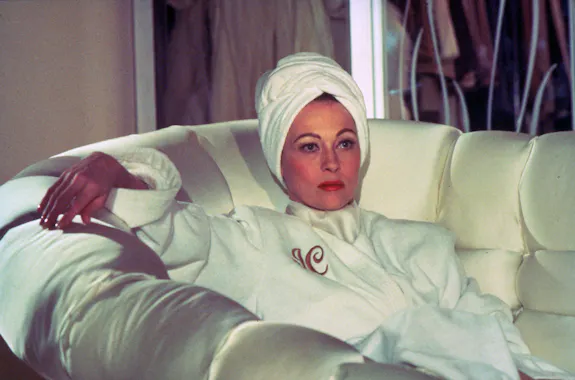 Mommie Dearest (1981)