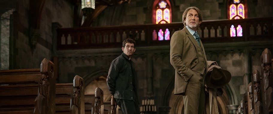 Wake Up Dead Man: A Knives Out Mystery