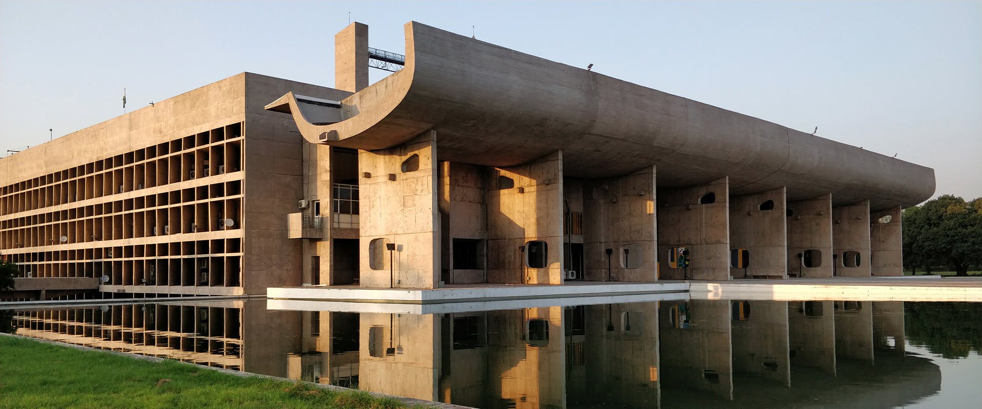 洋書 CHANDIGARH, INDIA LE CORBUSIER PIERRE 71MXUnbpE4L._UF1000,1000_QL80_.jpg