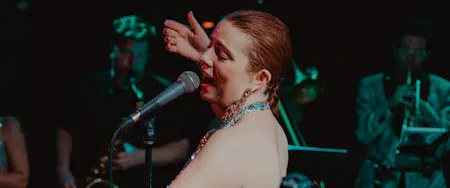 Jennifer Salisbury sings Post Modern Jukebox