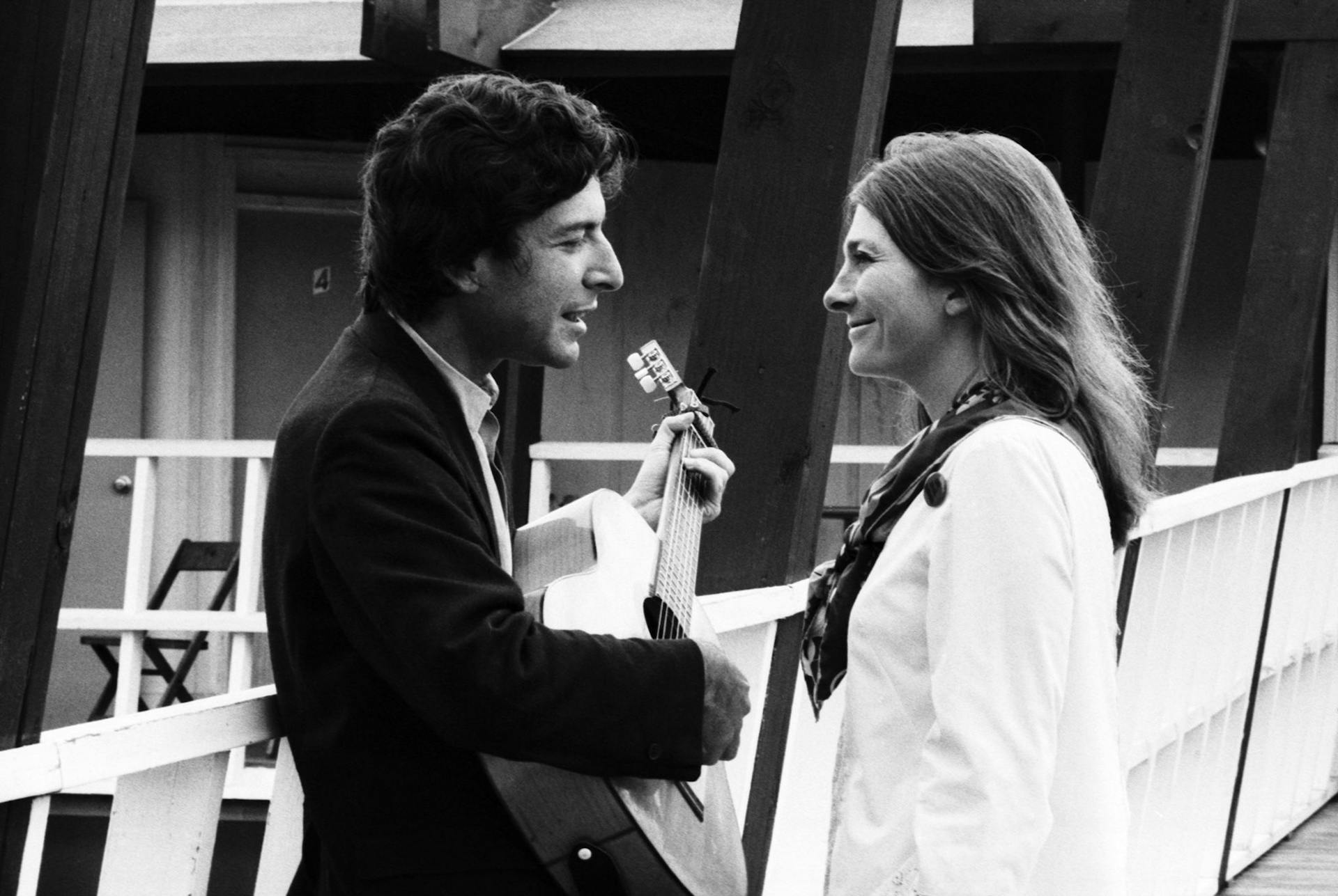 Ladies who sing Leonard (Classic Southside)